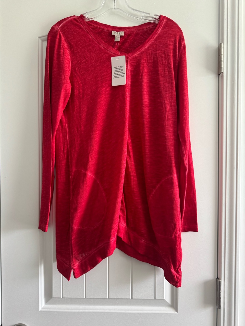 Women's Long Sleeve V-Neck Tunic Top - Red